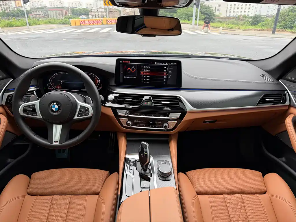 BMW 5 Series (Import) 530 i M Sport Package