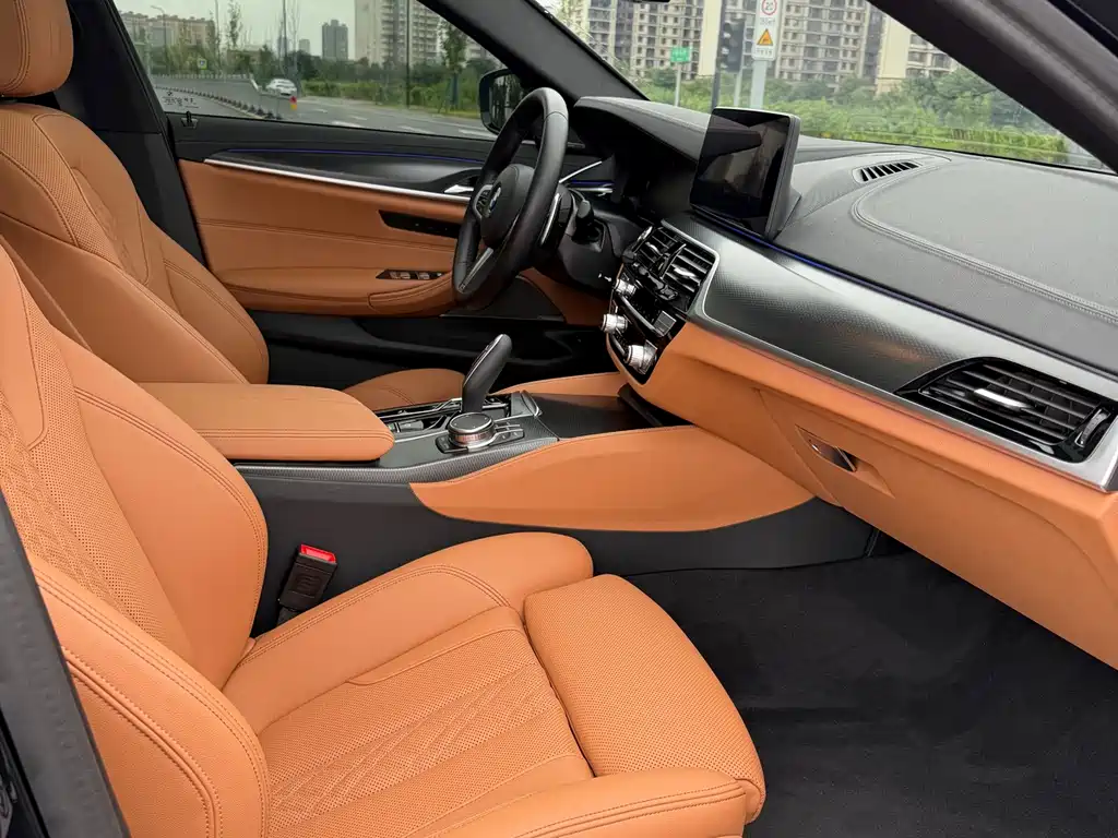 BMW 5 Series (Import) 530 i M Sport Package