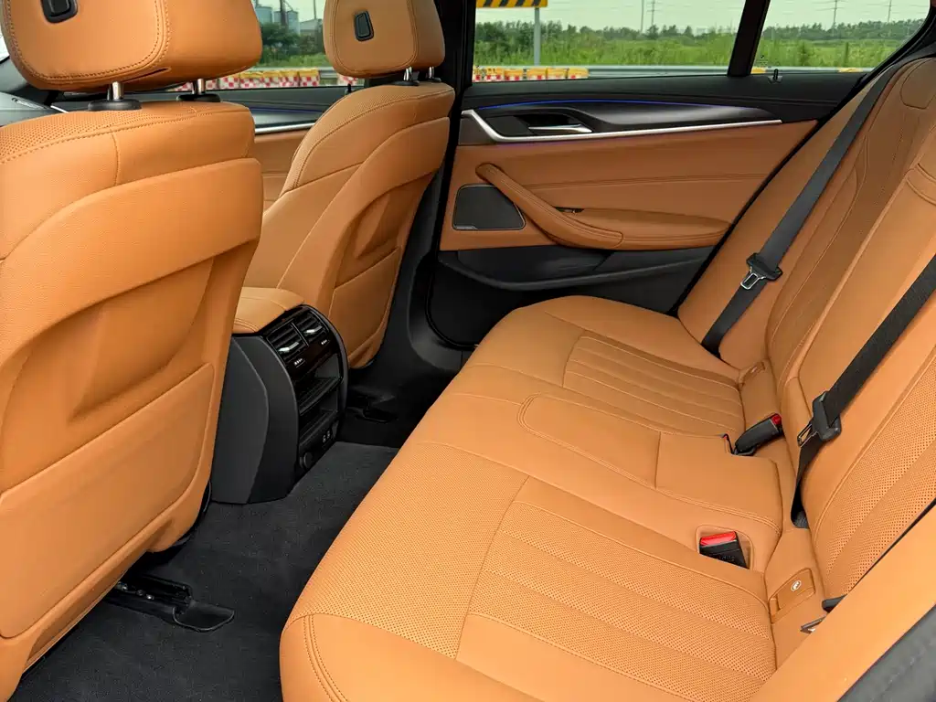 BMW 5 Series (Import) 530 i M Sport Package