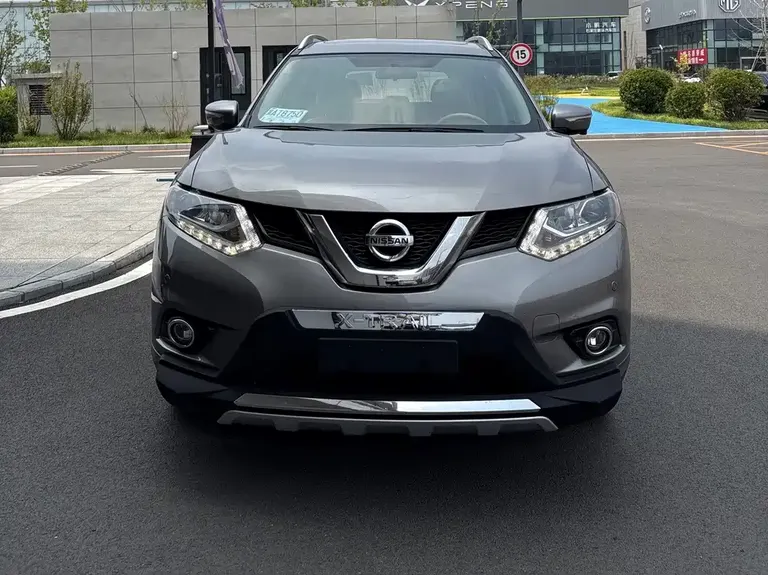Nissan X-Trail 2.5 L CVT Supreme 4 WD