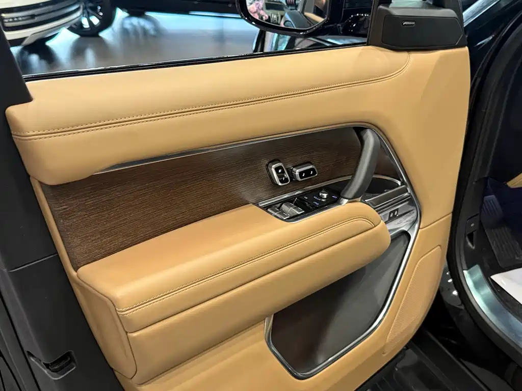 Range Rover 3.0 L6 400 PS Prosperity Extended 7-seat