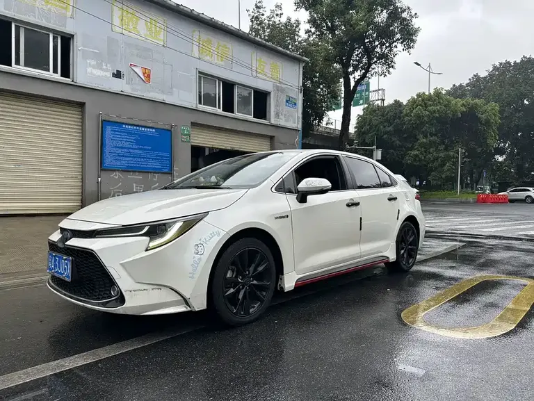 Toyota Levin Dual Engine 1.8 H E-CVT Sport CN-V