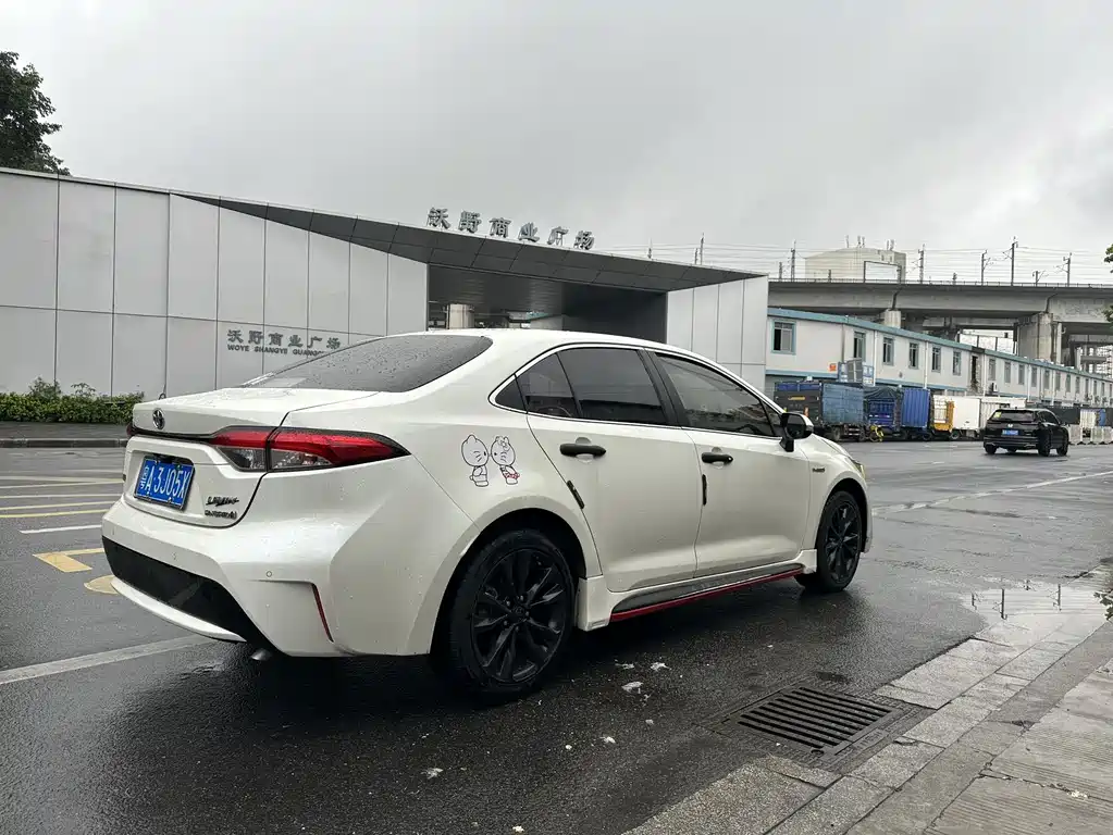 Levin Dual Engine 1.8 H E-CVT Sport CN-V