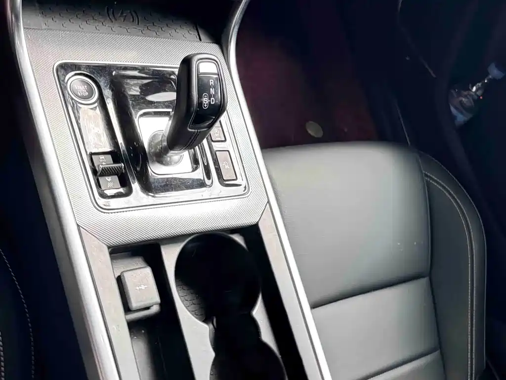 Jaguar XEL 2.0 T 250 PS R-DYNAMIC S Progressive Sport