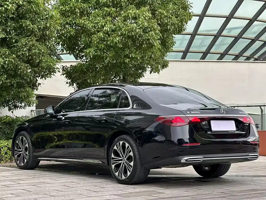 Mercedes-Benz E-Class Facelift E 300 L Luxury