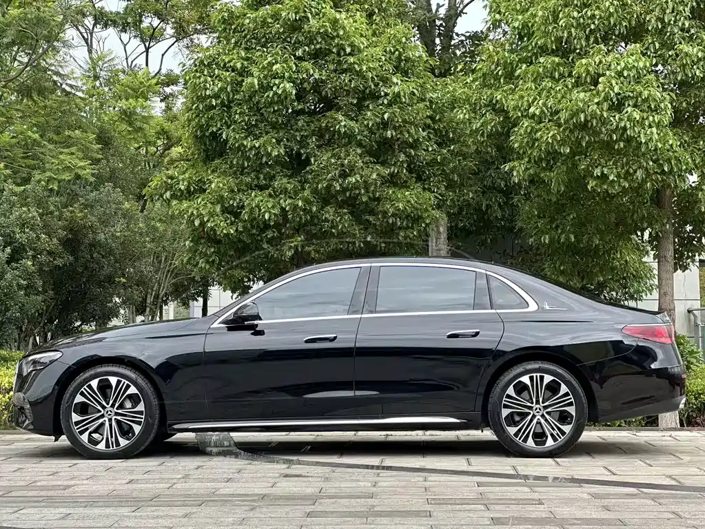 Mercedes-Benz E-Class Facelift E 300 L Luxury