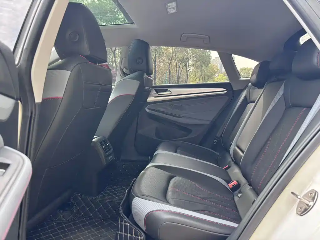Lamando Lamando L 280 TSI DSG Spicy Cool