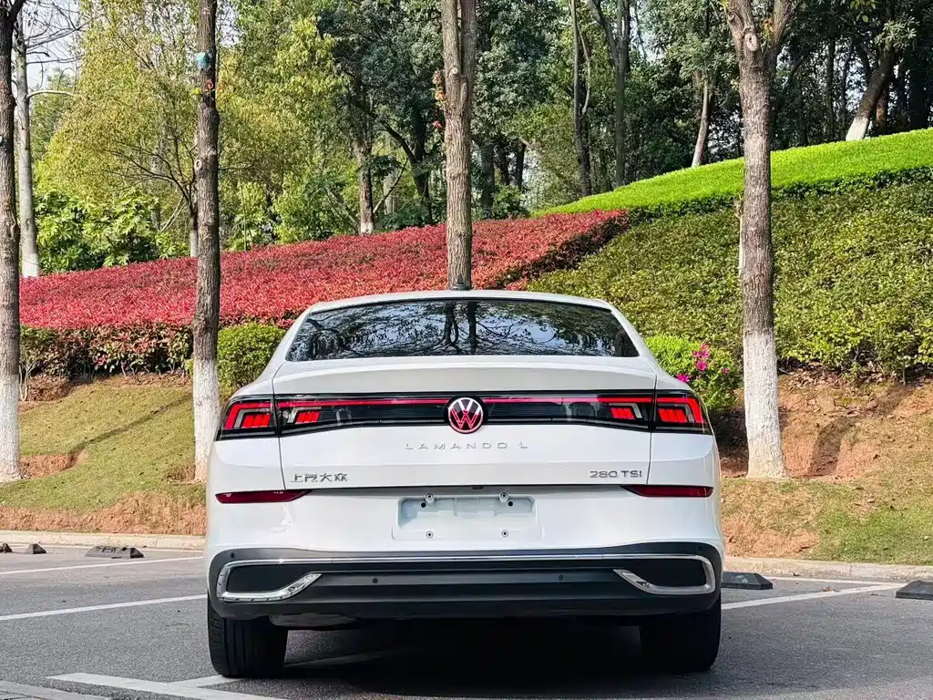 Lamando Lamando L 280 TSI DSG Spicy Cool
