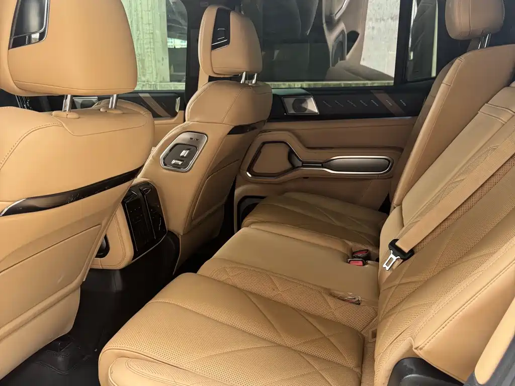Leopard 8 Brave Flagship 7-seat