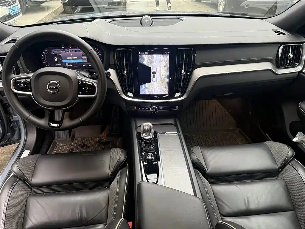 Volvo V60 沃尔沃V60 2023款 B5 智雅运动版
