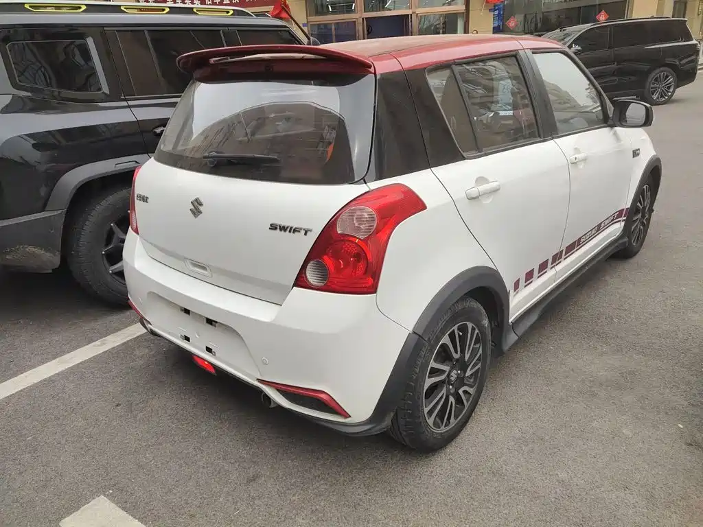 Swift 1.5 L Auto Fashion Cool Play