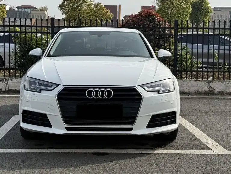 Audi A4 L 40 TFSI Fashion