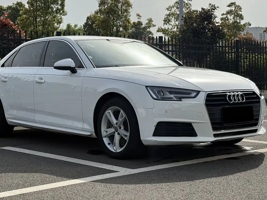 Audi A4 L 40 TFSI Fashion