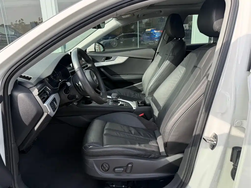 Audi A4 L 40 TFSI Fashion