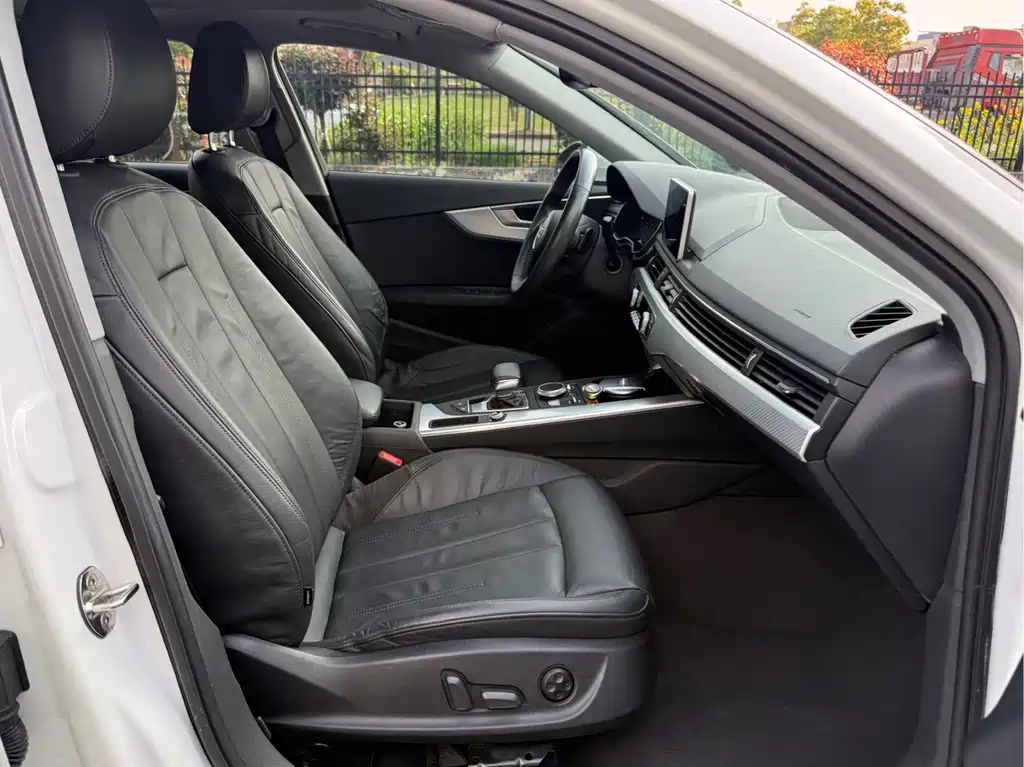 Audi A4 L 40 TFSI Fashion