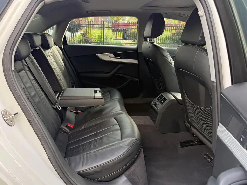 Audi A4 L 40 TFSI Fashion