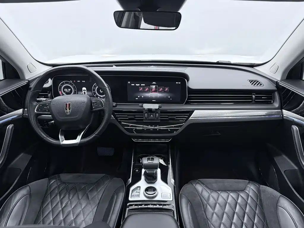 Hongqi HS5 2.0 T Connected Flagship Enjoyment