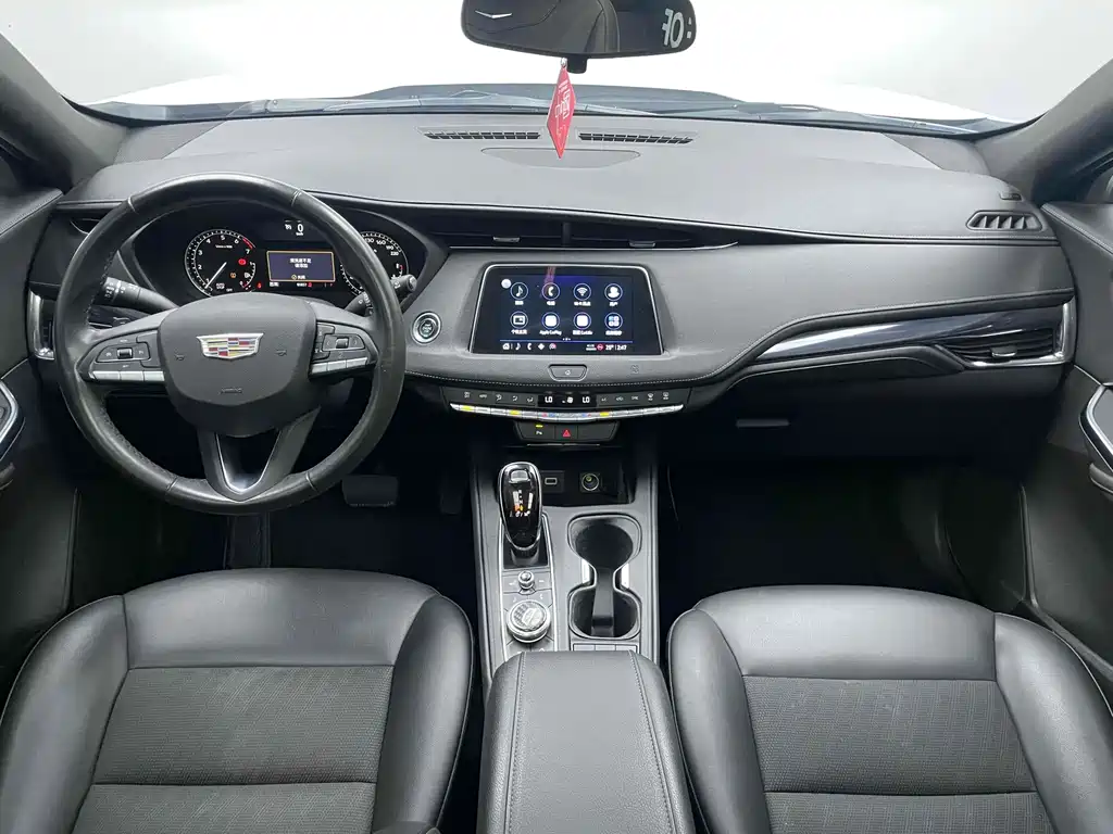 Cadillac XT4 28 T 2 WD Tech