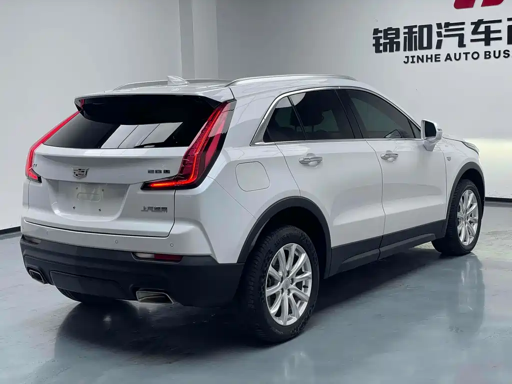 Cadillac XT4 28 T 2 WD Tech