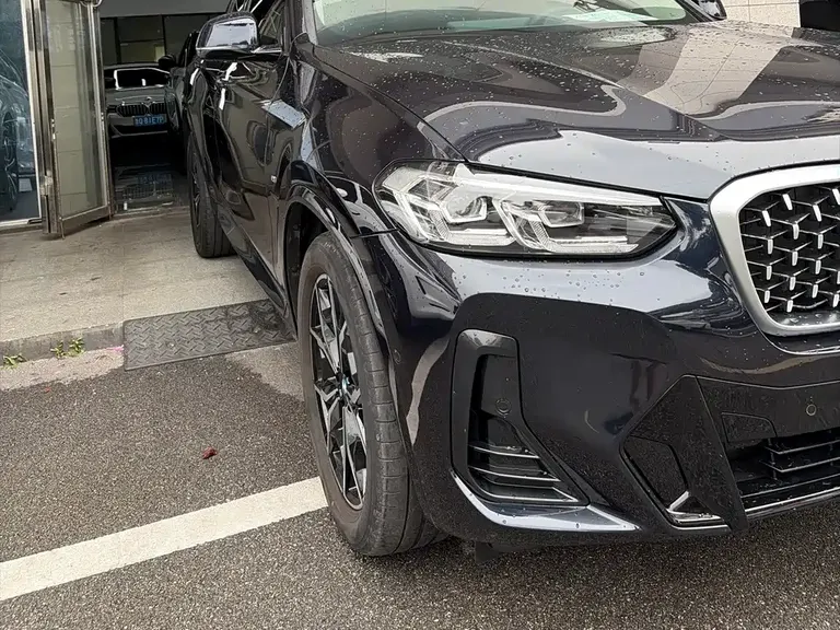 BMW X4 xDrive 25 i M Sport Package