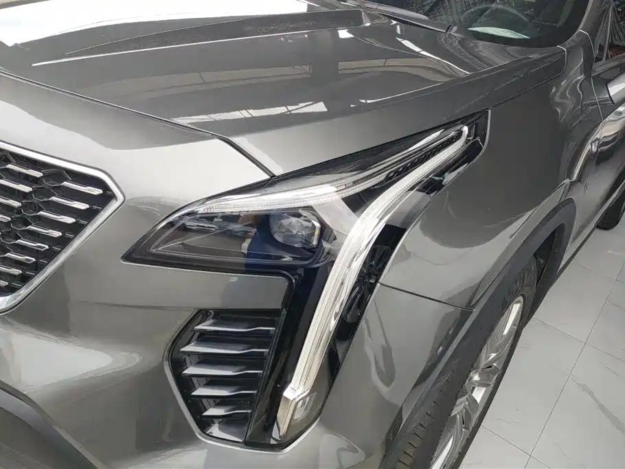 Cadillac XT4 28 T 2 WD Leading