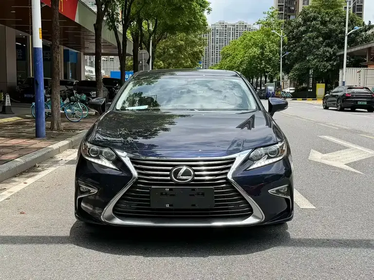 Lexus ES 200 Elite