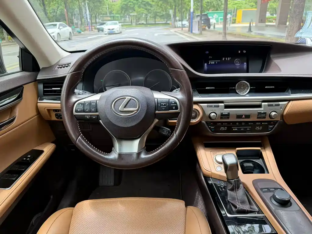 Lexus ES 200 Elite