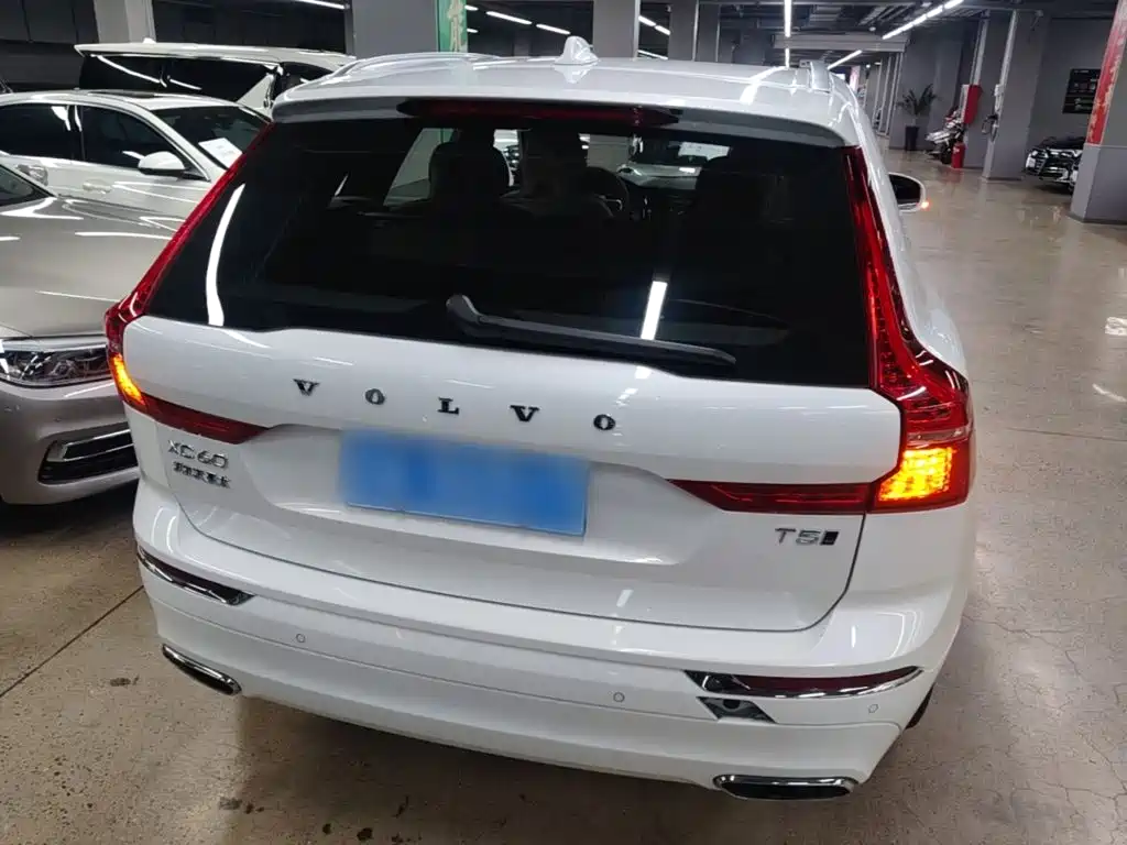 Volvo XC60 沃尔沃XC60 2021款 T5 四驱智雅豪华版