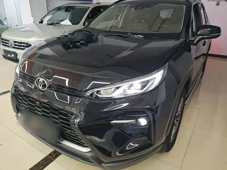 Toyota Wildlander 2.0 L CVT 2 WD Luxury PLUS