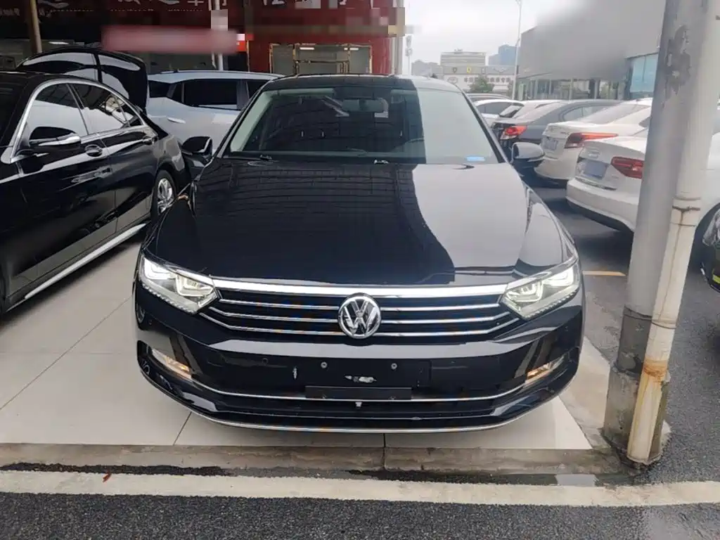 Magotan 330 TSI DSG Leading CN-VI