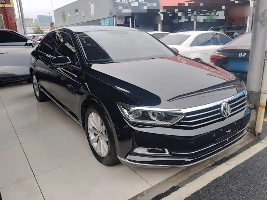 Magotan 330 TSI DSG Leading CN-VI