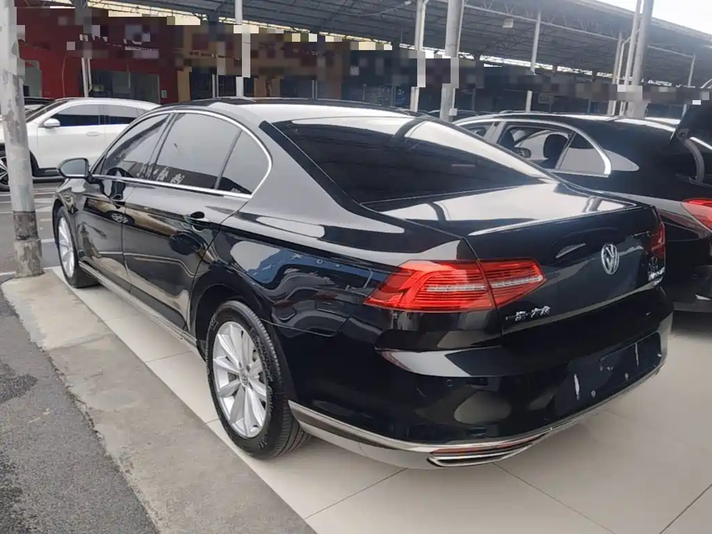 Magotan 330 TSI DSG Leading CN-VI