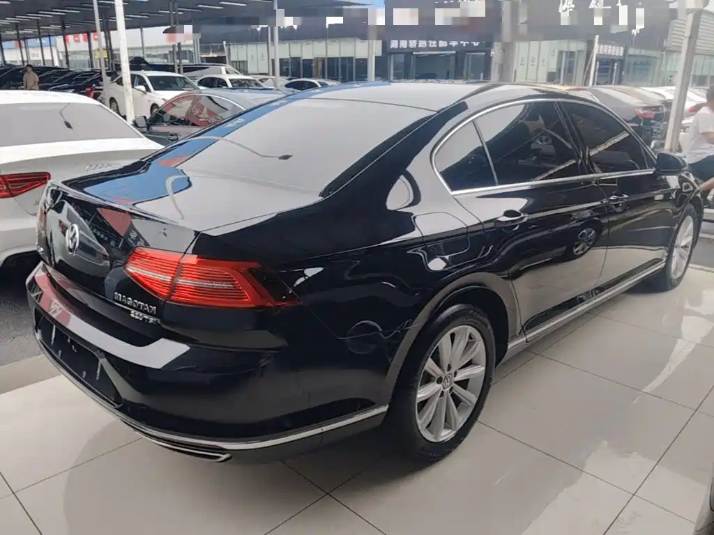 Magotan 330 TSI DSG Leading CN-VI