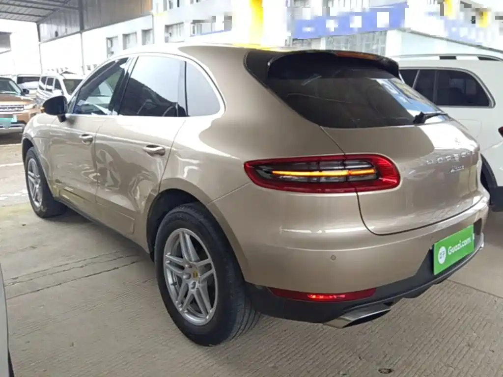 Macan Macan 2.0 T