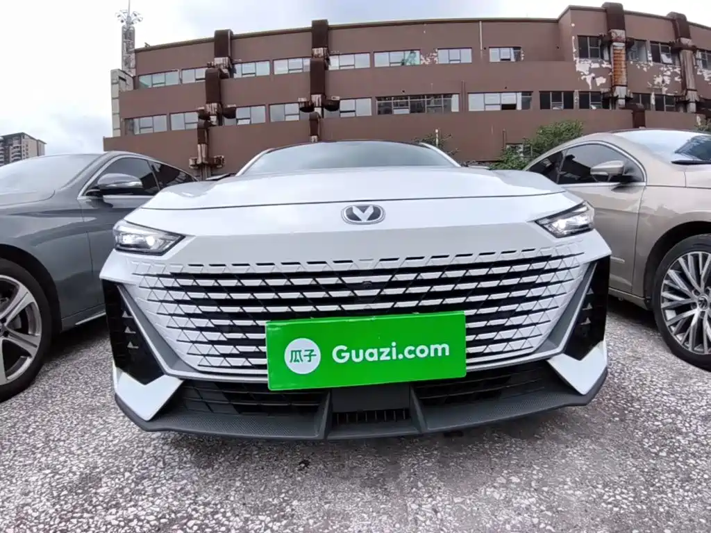 Changan UNI-V 1.5 T Distinguished