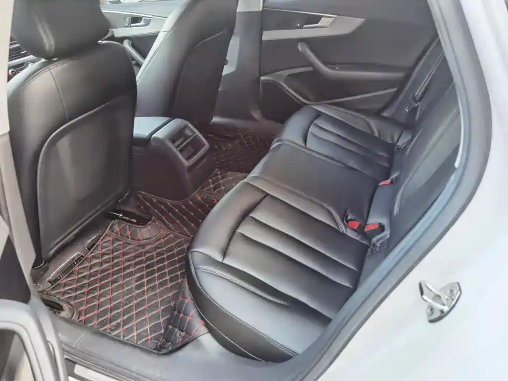 Audi A4 L Plus 40 TFSI Progressive