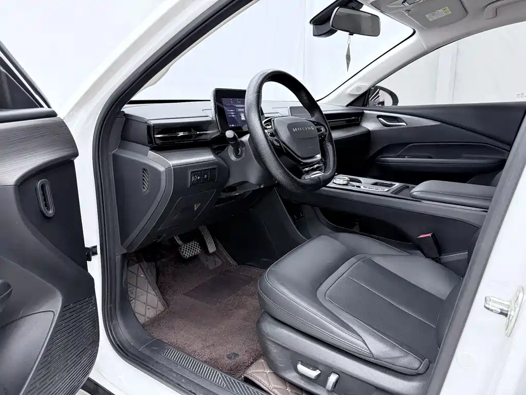 Wuling Starlight 70 Standard