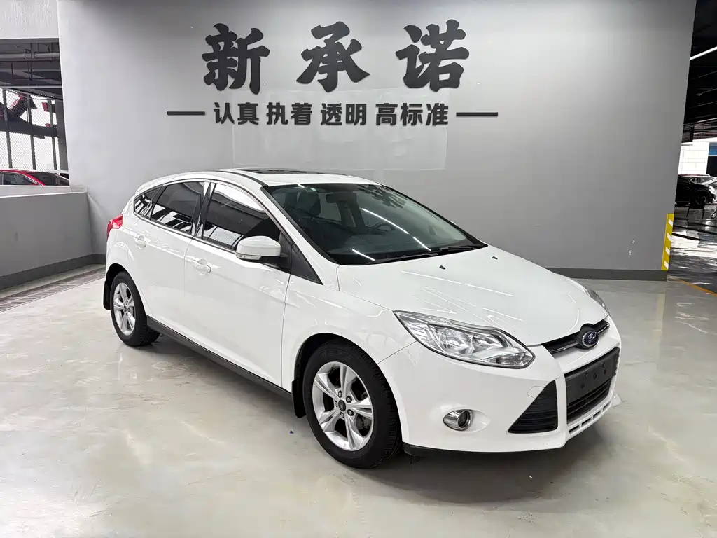 Focus Hatchback 1.6 L Auto Style