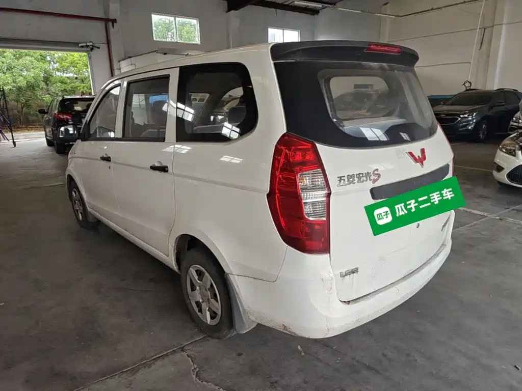 Wuling Hongguang 1.2 L S Basic CN-V
