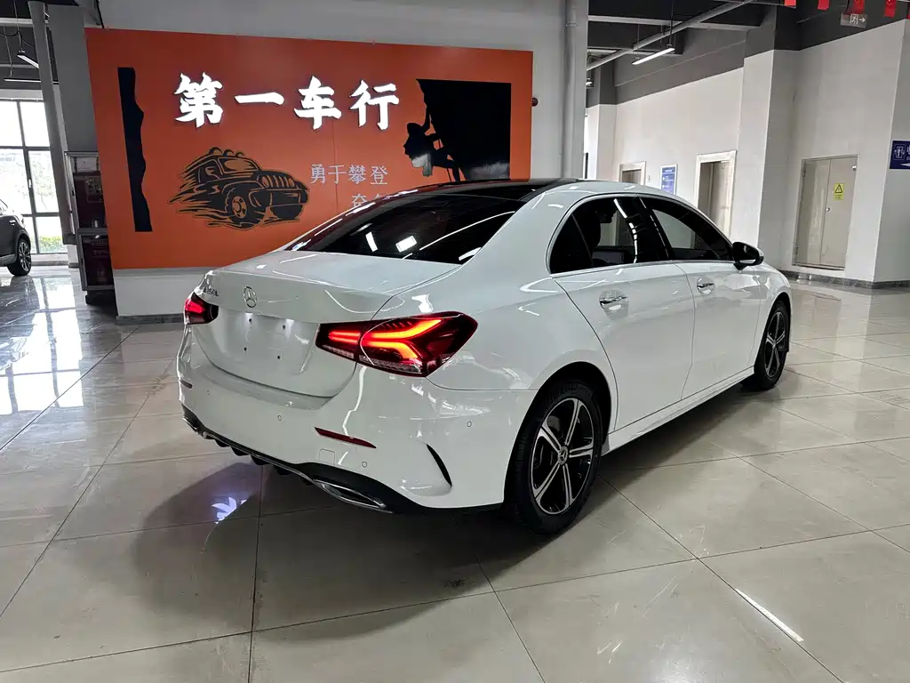Mercedes-Benz A-Class Facelift III A 200 L Sport Sedan Fashion