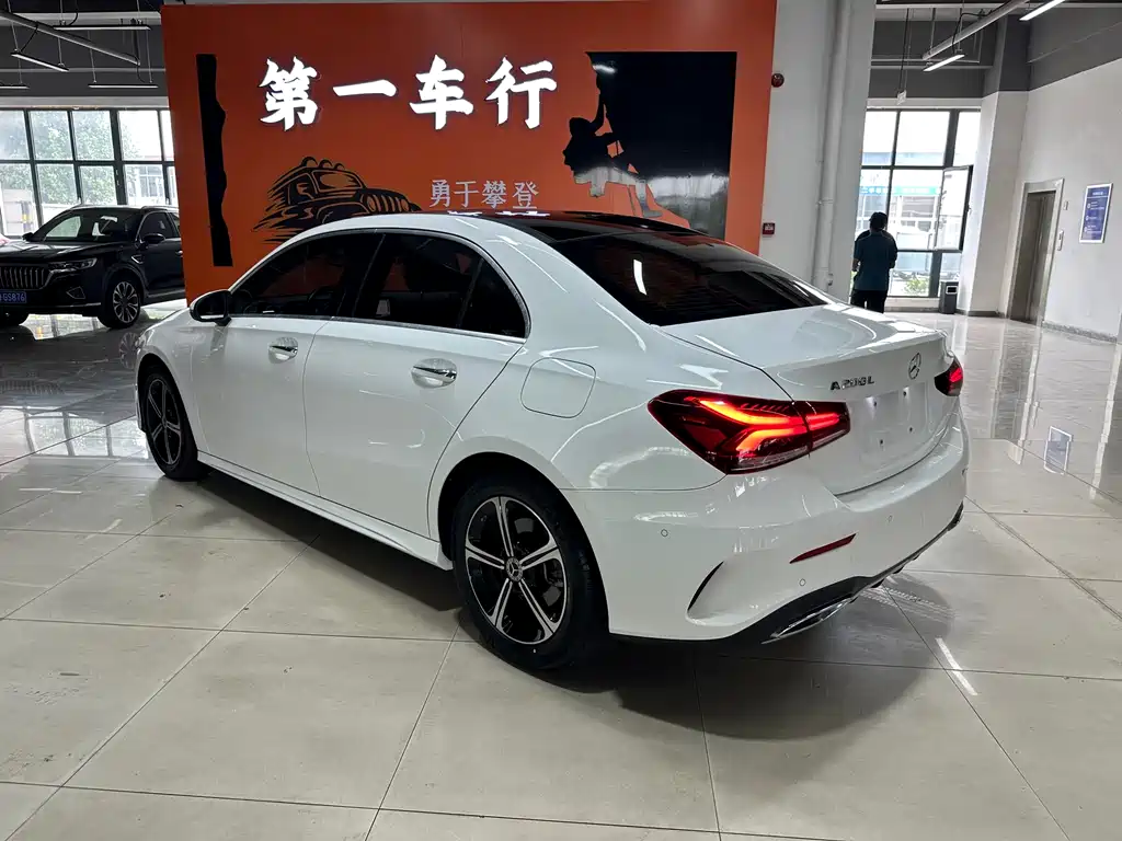 Mercedes-Benz A-Class Facelift III A 200 L Sport Sedan Fashion