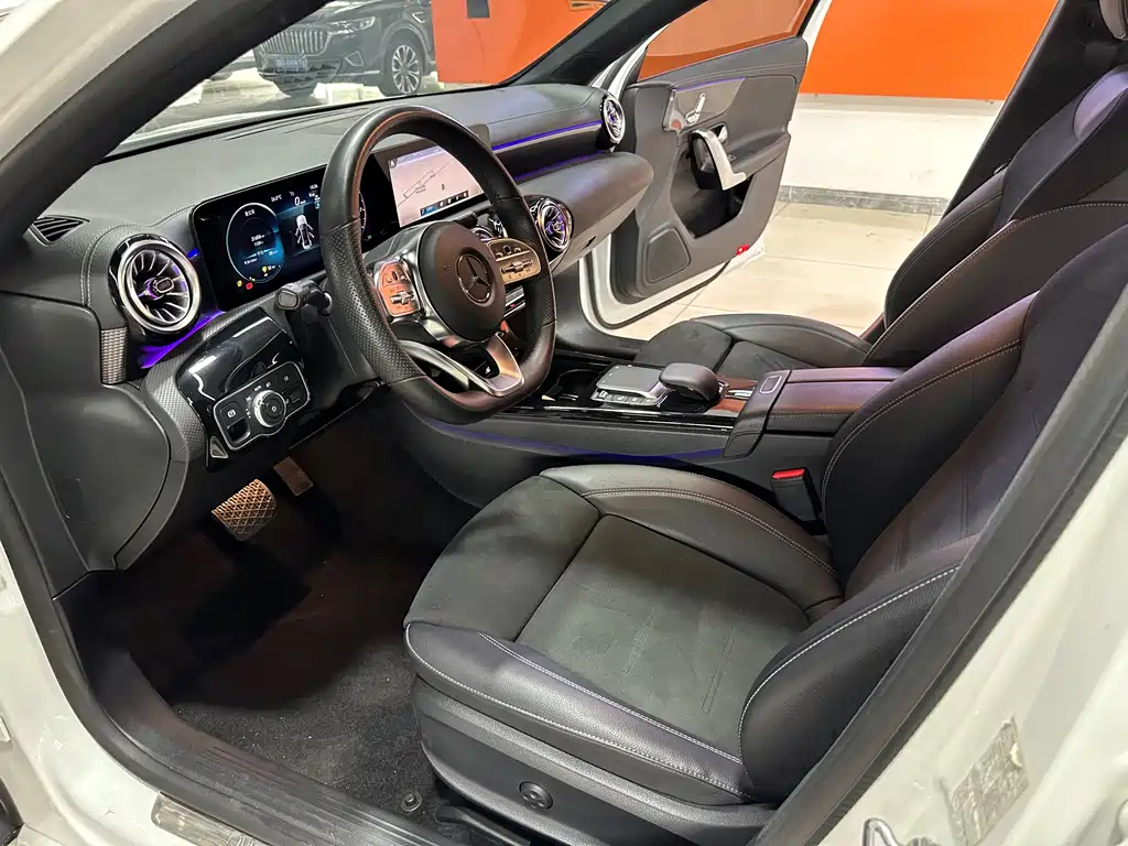 Mercedes-Benz A-Class Facelift III A 200 L Sport Sedan Fashion