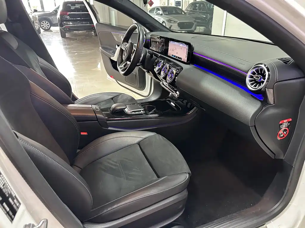 Mercedes-Benz A-Class Facelift III A 200 L Sport Sedan Fashion