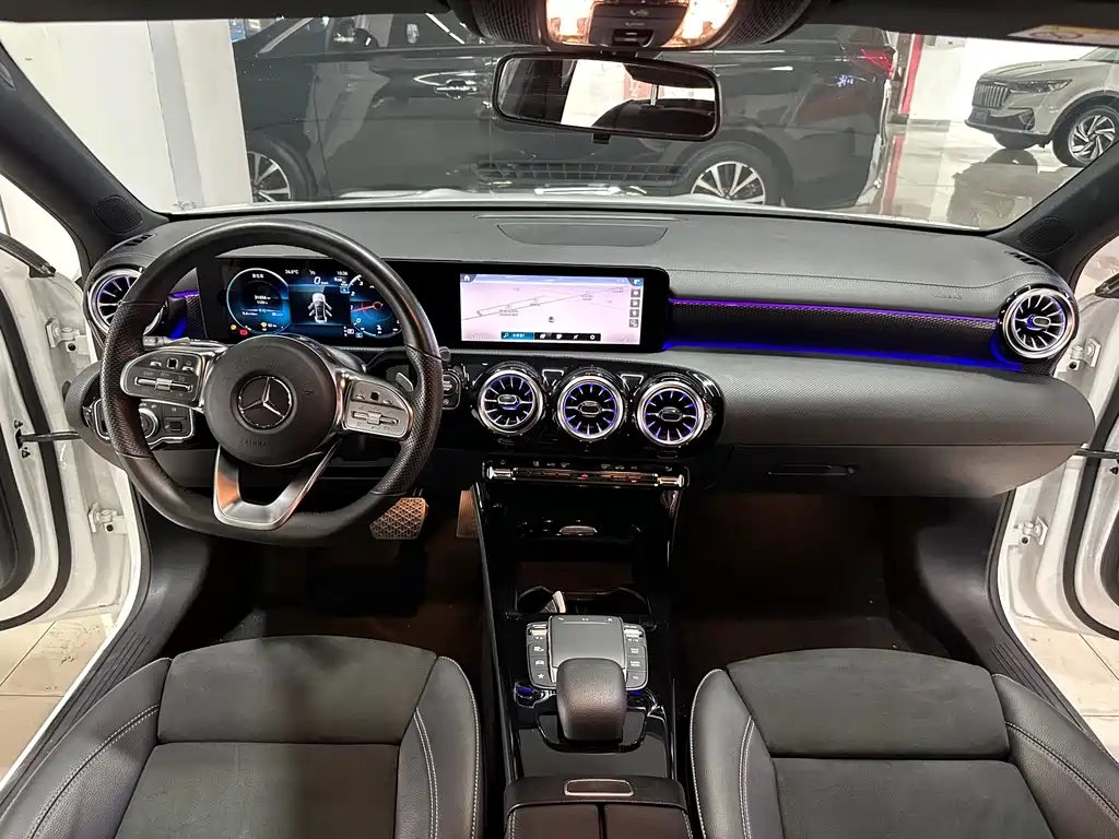 Mercedes-Benz A-Class Facelift III A 200 L Sport Sedan Fashion