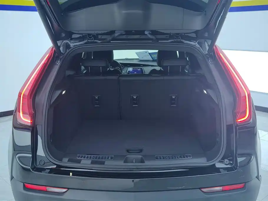 Cadillac XT4 28 T 2 WD Luxury