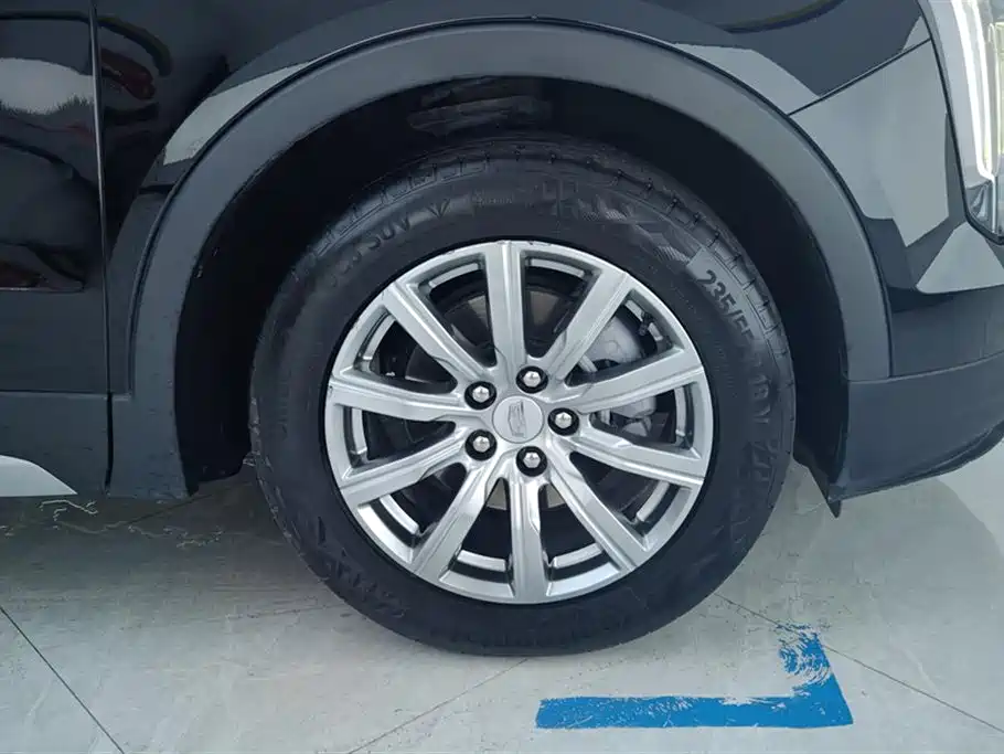 Cadillac XT4 28 T 2 WD Luxury