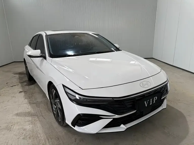 Hyundai Elantra 1.5 L CVT LUX Distinguished