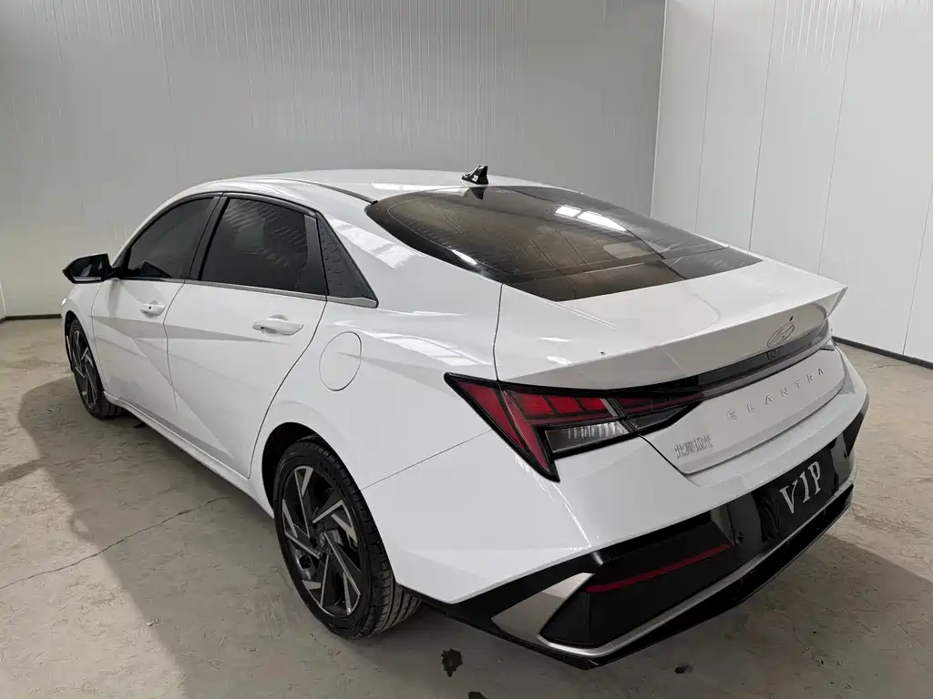 Elantra 1.5 L CVT LUX Distinguished
