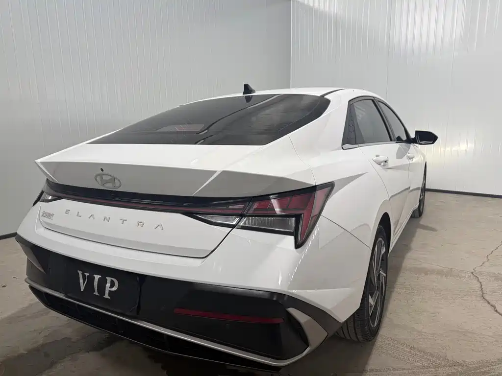 Elantra 1.5 L CVT LUX Distinguished
