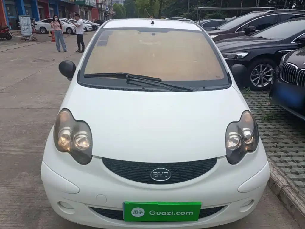BYD F0 1.0 L AMT Joy Cool